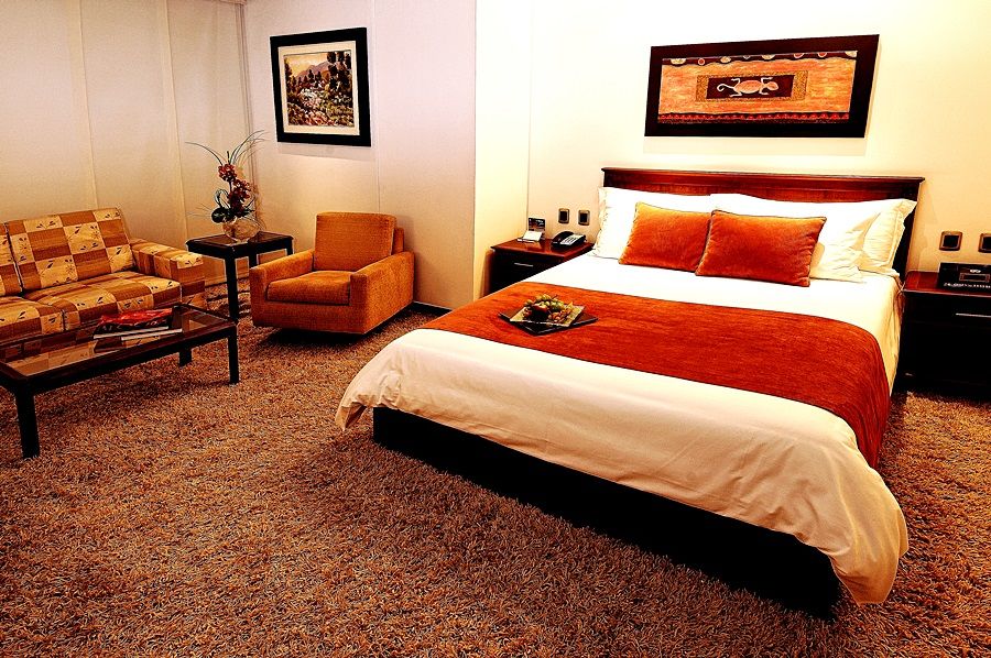 เอ็นเอช คอลเลคชั่น กีโต รอยัล Hotel ภายนอก รูปภาพ